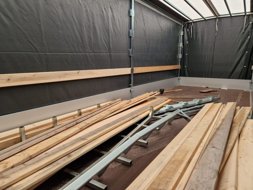 Hulco MEDAX-2 3000 z plandeką 611x203x210 cm – zdjęcie 5