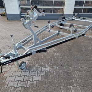 Brenderup Premium 221800 B SR do łodzi 6,4 m, 1800 kg