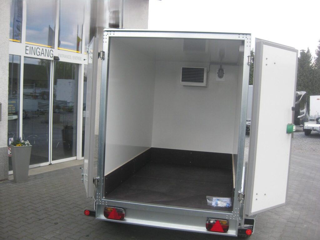 WM Meyer AZKF 2025/145 chłodnicza 243x144x180 cm 2000 kg – zdjęcie 3