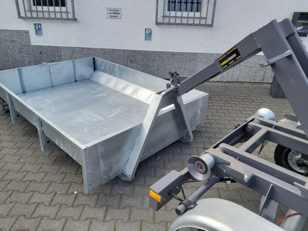 Vezeko KONOS 3500 z systemem hakowym i kontenerem 3500 kg – zdjęcie 2