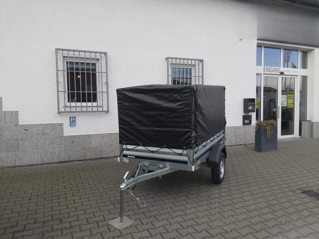 Brenderup 1205 S UB Blackline 204×116×117 cm z plandeką, 750 kg – zdjęcie 3