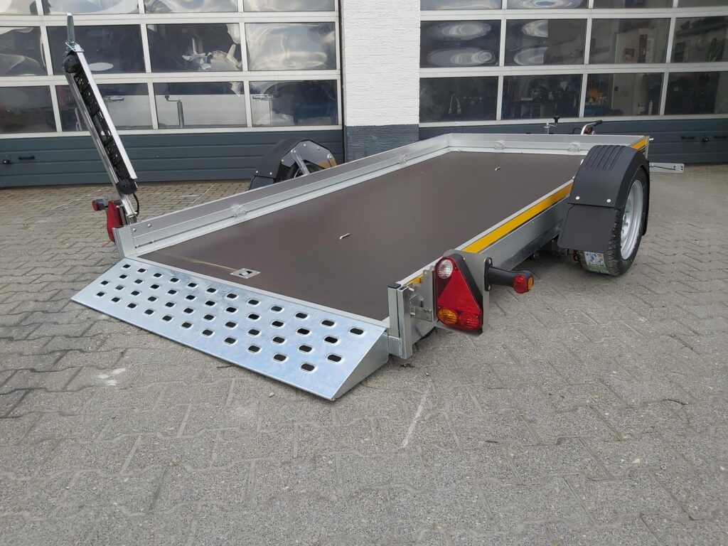 MSL 301×151 cm, hydraulicznie opuszczana, 1500 kg – zdjęcie 1