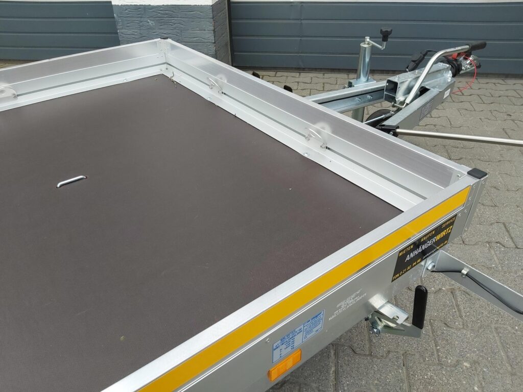 MSL 301×151 cm, hydraulicznie opuszczana, 1500 kg – zdjęcie 2