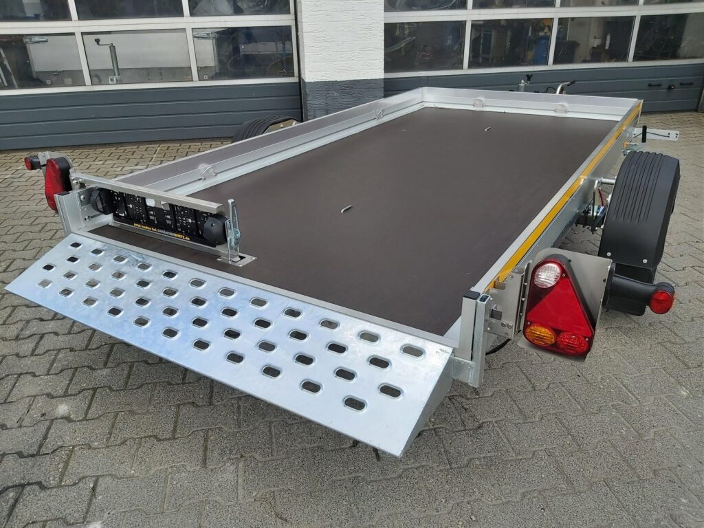 MSL 301×151 cm, hydraulicznie opuszczana, 1500 kg – zdjęcie 3