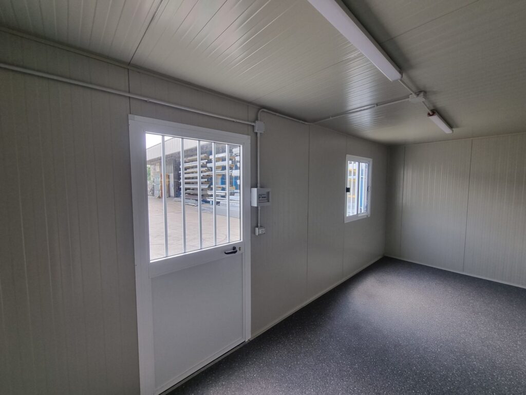 Monoblok biurowy 6 × 2,5 m – zdjęcie 3