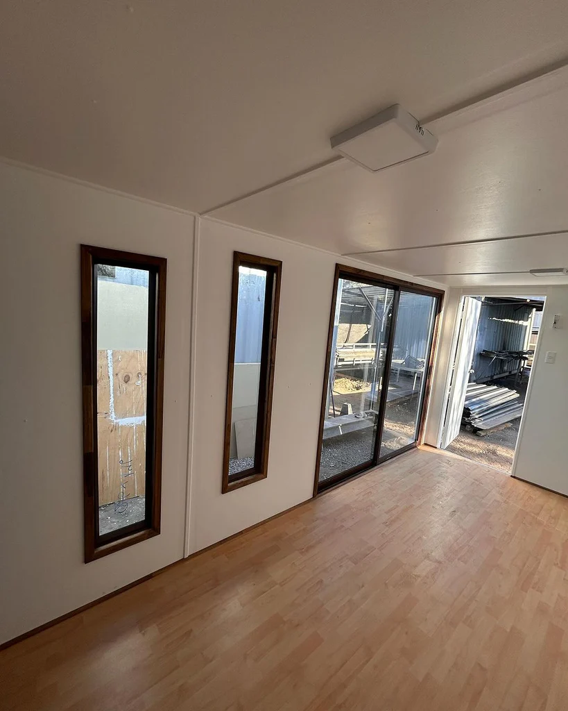 Kontener biurowy 6 × 2,42 m – 15 m² – zdjęcie 3