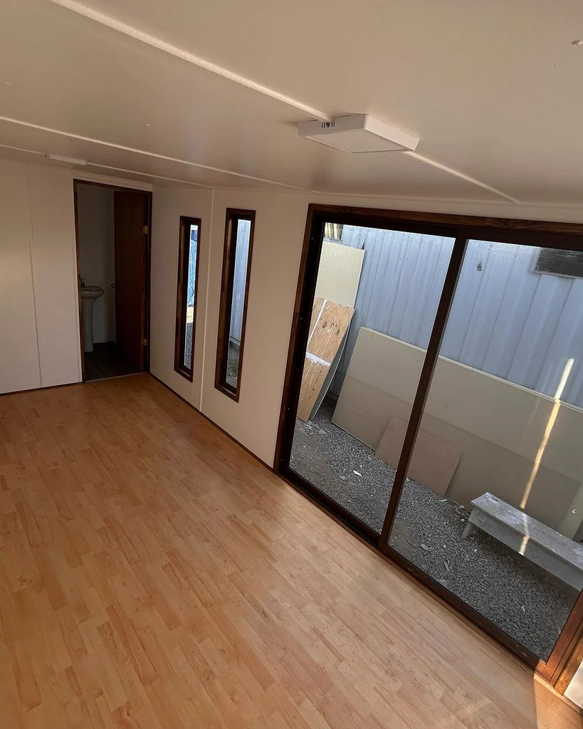 Kontener biurowy 6 × 2,42 m – 15 m² – zdjęcie 4