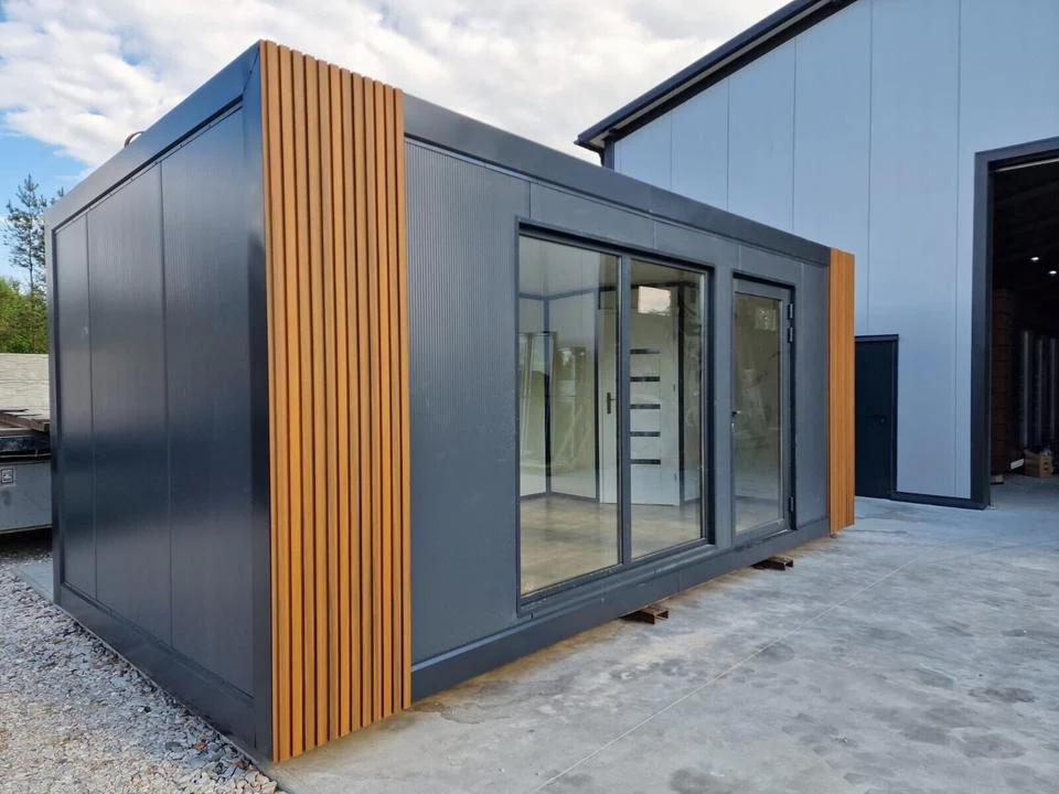 Kontener biurowy 6 × 3 m – zdjęcie 1