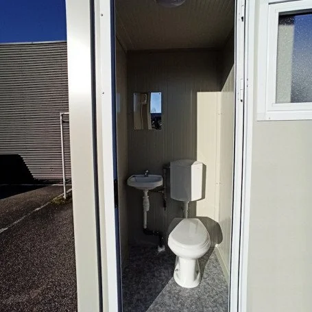 Nowy moduł sanitarny z WC i umywalką – zdjęcie 4