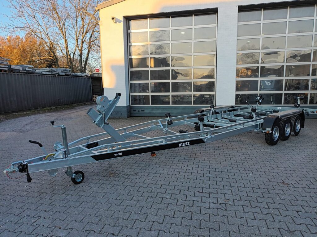 Martz Yacht 3500/3 do łodzi 9 m, 3500 kg – zdjęcie 2