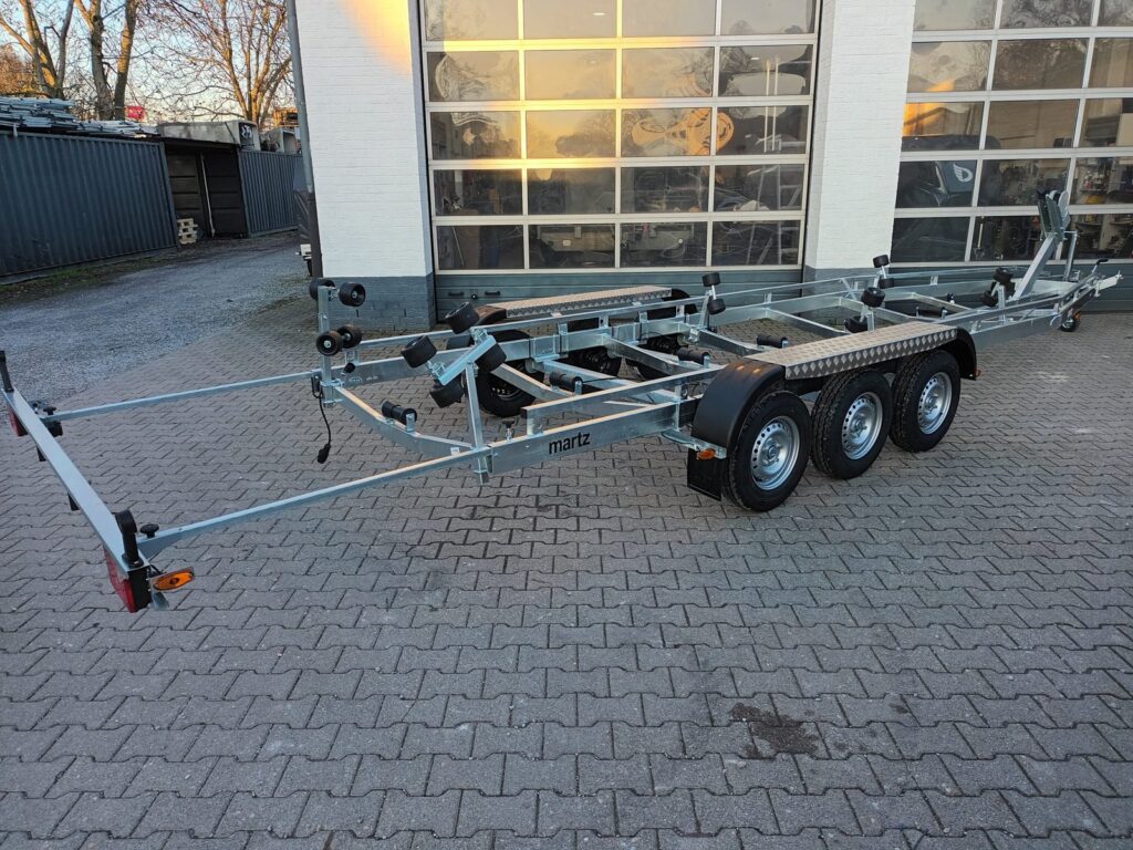 Martz Yacht 3500/3 do łodzi 9 m, 3500 kg – zdjęcie 5