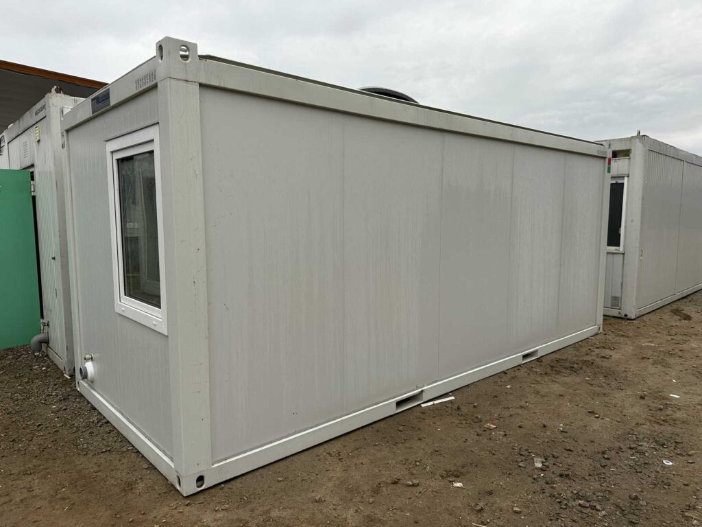 Nowy kontener biurowy Containex 2,5 × 6 m z WC i umywalką – zdjęcie 2