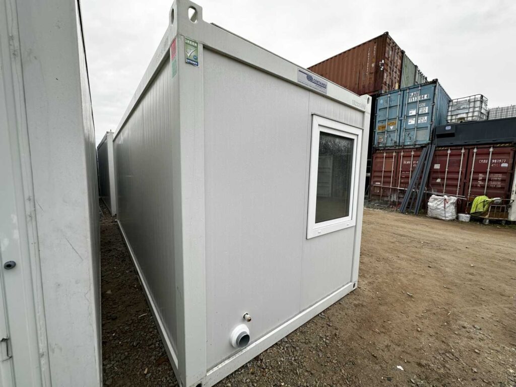 Nowy kontener biurowy Containex 2,5 × 6 m z WC i umywalką – zdjęcie 5