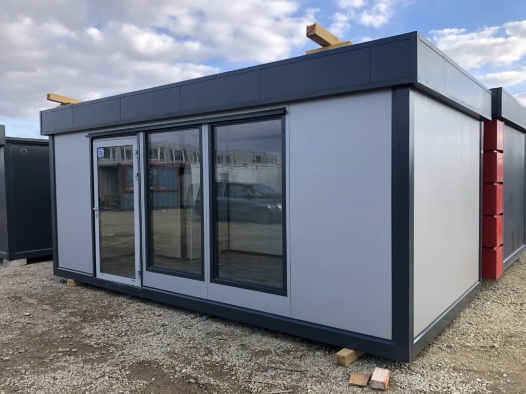 Nowy pawilon biurowy 3 × 6 m z toaletą – na zamówienie – zdjęcie 1