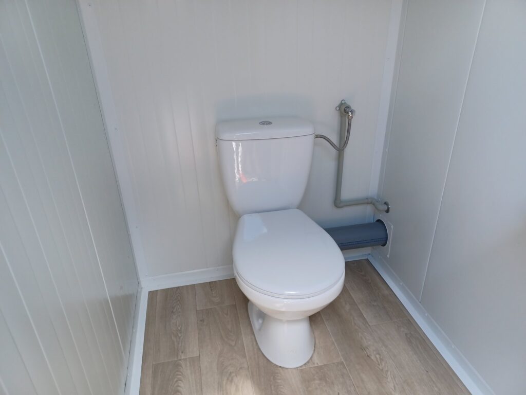 Kontener sanitarny podwójny – 2 kabiny 249 × 175 × 249 cm – zdjęcie 5