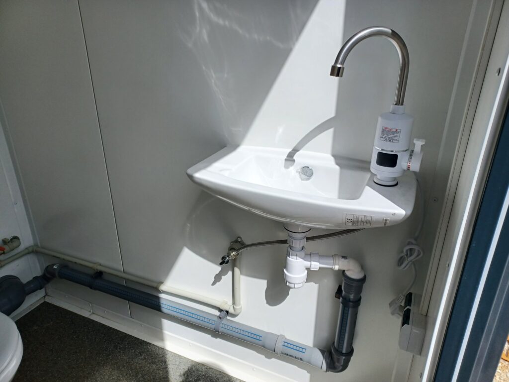 Kontener sanitarny pojedynczy WC 129 × 172 × 249 cm – zdjęcie 4