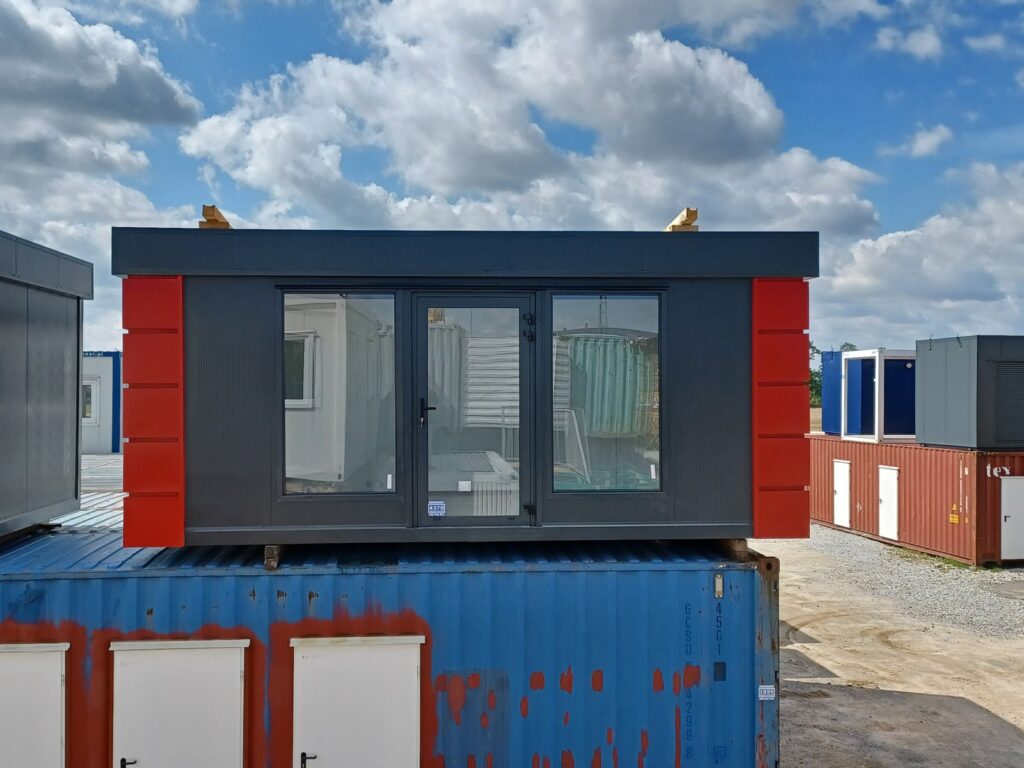Pawilon handlowo-biurowy Open Space z witryną 3 × 6 m – zdjęcie 2