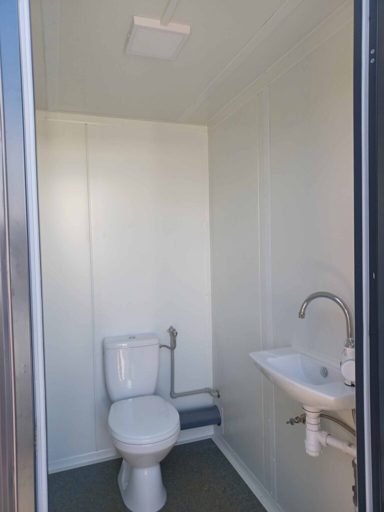 Kontener sanitarny podwójny – 2 kabiny 245 × 173 × 229 cm – zdjęcie 5