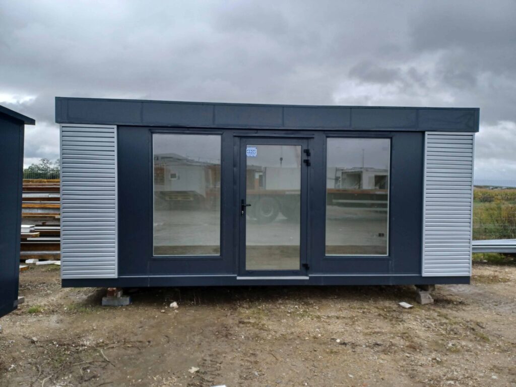 Pawilon handlowy Open Space antracyt z szarymi lamelami 3 × 6 m – zdjęcie 1