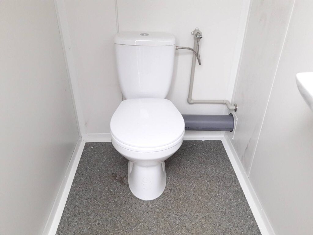 Kontener sanitarny podwójny WC i WC z pisuarem 243 × 174 × 246 cm – zdjęcie 3