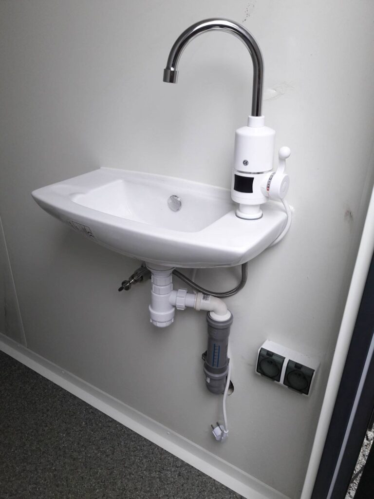 Kontener sanitarny podwójny WC i WC z pisuarem 243 × 174 × 246 cm – zdjęcie 4