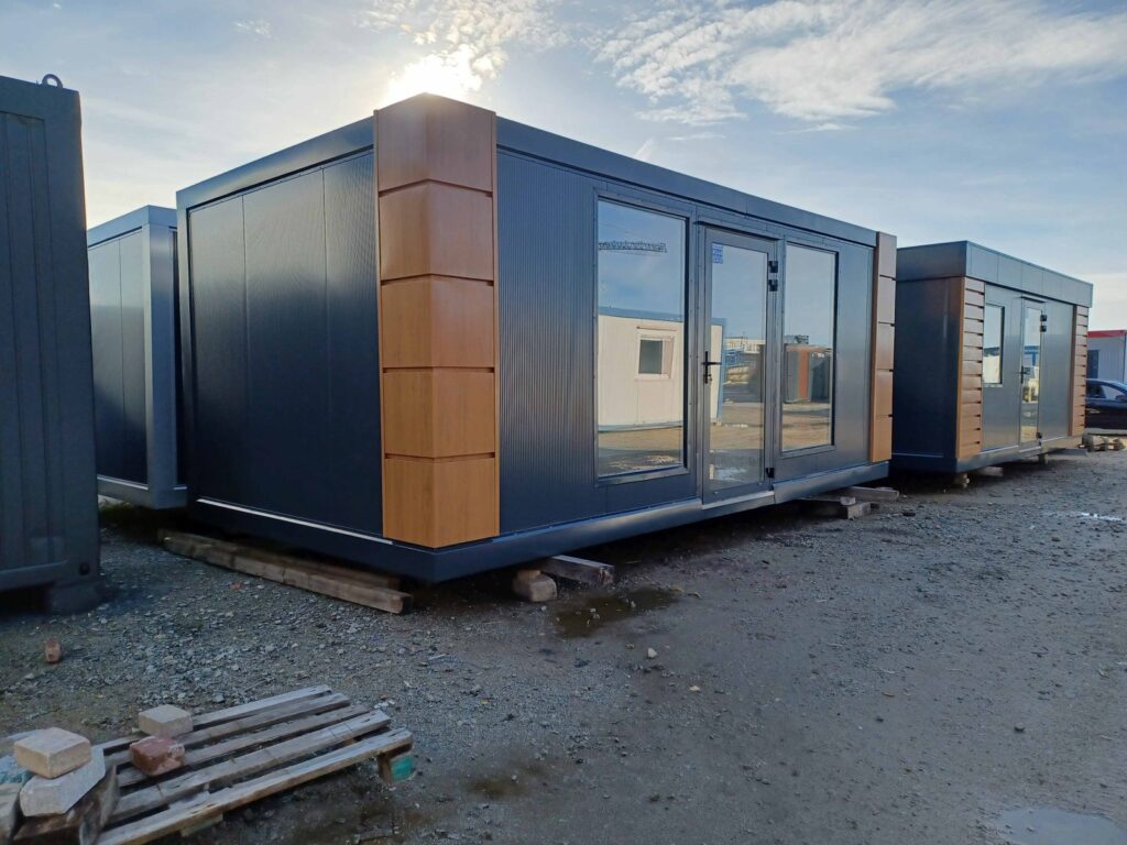 Pawilon handlowy antracyt z jasnobrązowymi kasetonami 3 × 6 m – zdjęcie 2