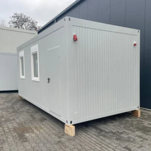 Izolowany kontener biurowy 6,75 × 2,42 m