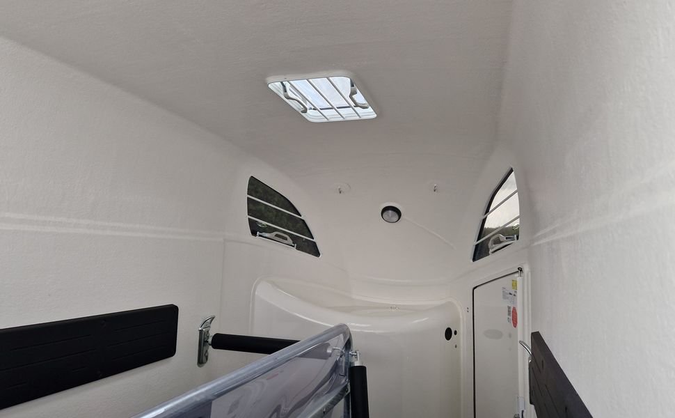 Böckmann Comfort Black, 2 konie, 2400 kg – zdjęcie 4