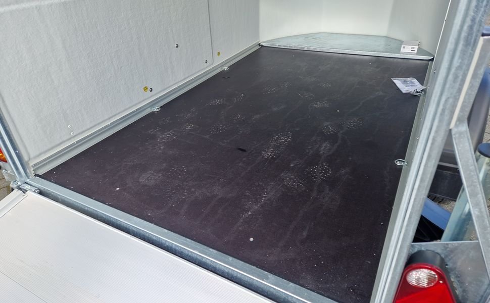 Debon Cargo 1300 biały 300x152x168 cm – zdjęcie 4