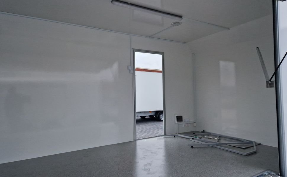 Tomplan Event Trailer TWSP M 600T.01 600x230x217 cm 2700 kg – zdjęcie 3