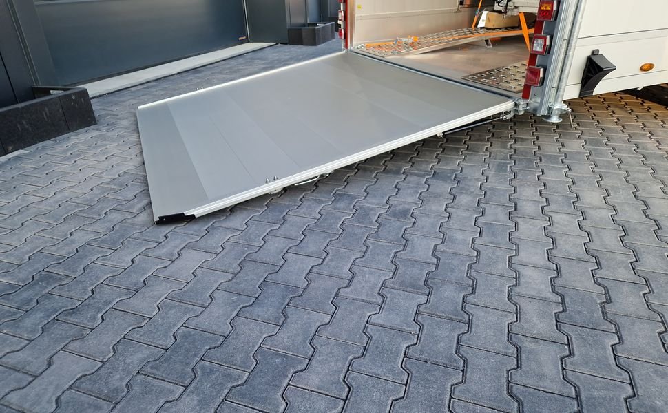 Debon Cargo Roadster 2000 czarny – zdjęcie 3