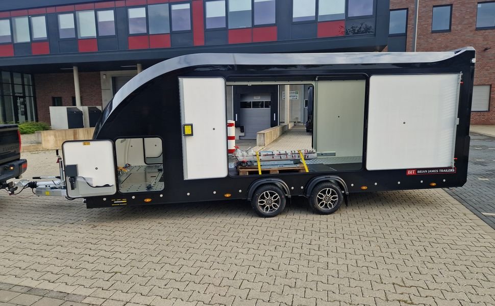 BJT Race Sport 550×210×188 cm, czarna, 3500 kg – zdjęcie 1