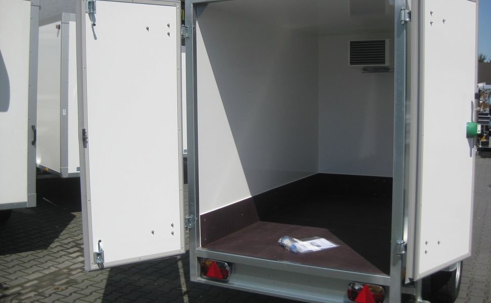 WM Meyer AZKF 1325/145 chłodnicza 243x144x180 cm 1300 kg – zdjęcie 4
