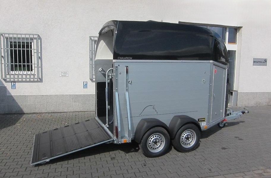 Böckmann Champion R Blackline, 2 konie, 2400 kg – zdjęcie 4