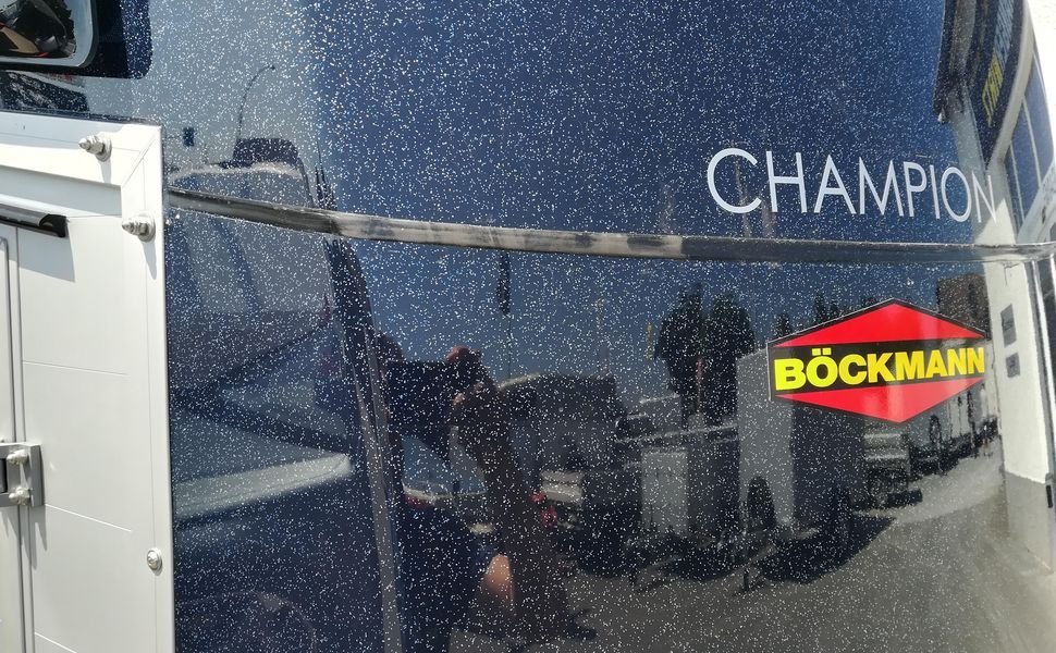 Böckmann Champion R Blueline, 2 konie, 2400 kg – zdjęcie 5