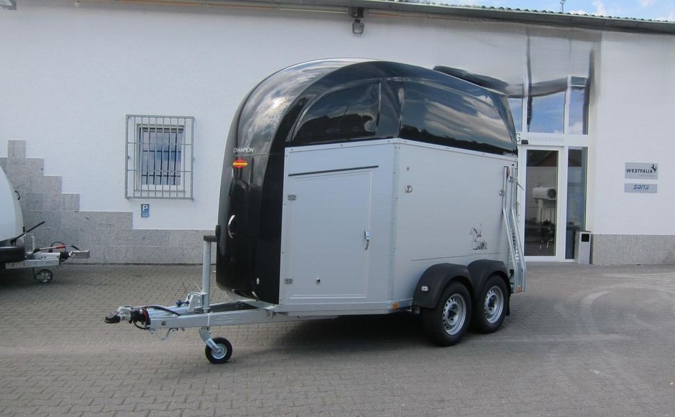 Böckmann Champion R 165 Western Blackline, 2 konie, 2400 kg – zdjęcie 1