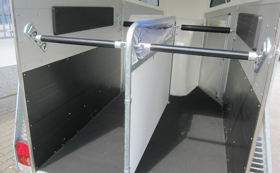Böckmann Champion R 165 Western Blackline, 2 konie, 2400 kg – zdjęcie 5