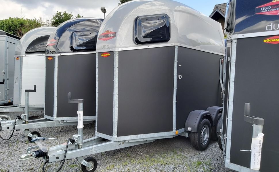 Böckmann Uno Esprit Silver 2023, 1 koń, 1600 kg – zdjęcie 1
