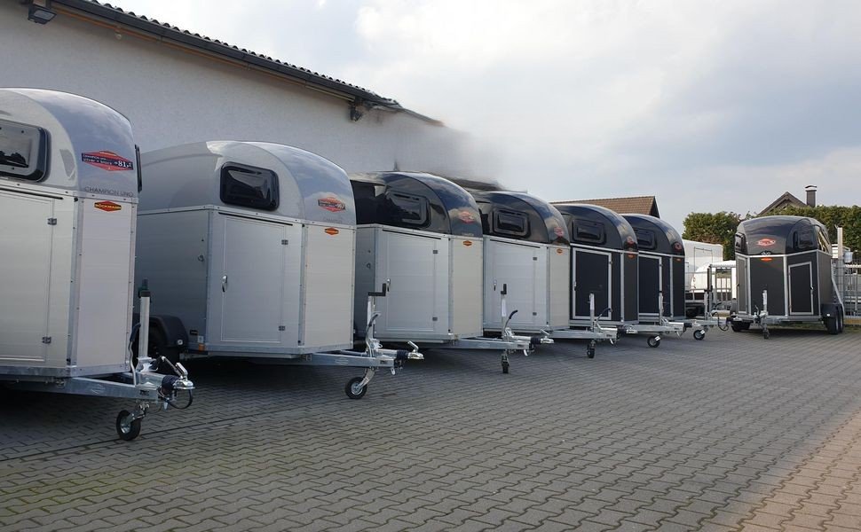 Böckmann Champion Esprit C Silver Black z siodlarnią, 2400 kg – zdjęcie 3