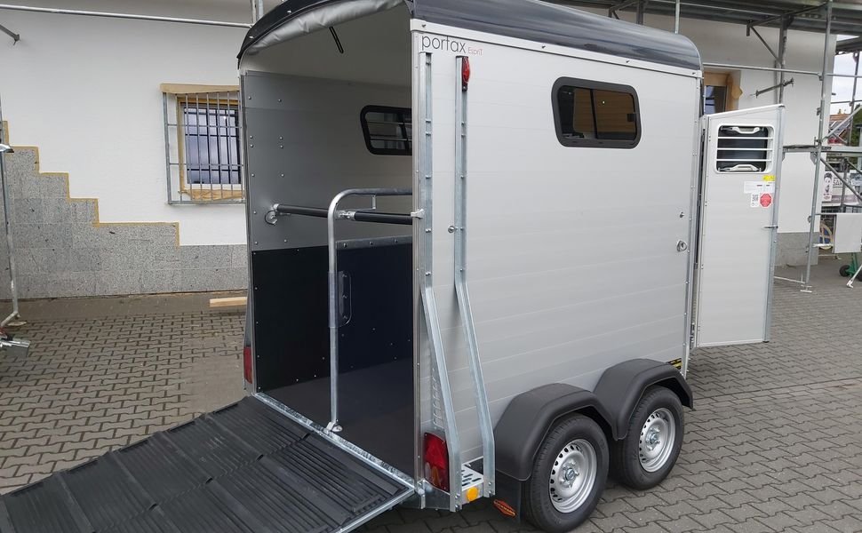 Böckmann Portax Esprit Silver Black, 2 konie, 2400 kg – zdjęcie 1